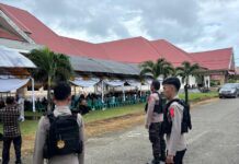 Personel Polres Pasangkayu Laksanakan Pengamanan Pelantikan Anggota DPRD Kabupaten Pasangkayu