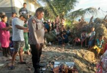 Terima Laporan Dari Warga, Kapolsek Sarudu Bersama Personel Langsung Mendatangi TKP Penemuan Jasad Bayi