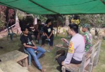 Bhabinkamtibmas Polsek Pasangkayu Mediasi Masalah Warga Dengan Problem Solving