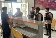 Kasi Propam Polres Pasangkayu Kontrol Personel Piket Di Kantor KPU Dan Bawaslu