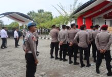 Polres Pasangkayu Amankan Tahapan Pengundian Nomor Urut Pasangan Calon Bupati dan Wakil Bupati di Kantor KPU