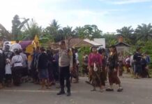 Bhabinkamtibmas Polsek Pasangkayu Amankan Giat Ngaben Warga Binaannya