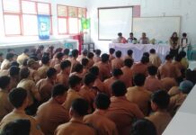 Sat Binmas Polres Pasangkayu Sosialisasi Bahaya Penyalahgunaan Narkoba Dan Pengenalan Saka Bhayangkara Di SMA N 1 Tikke