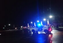 Meski Diguyur Hujan, Kanit Turjawali Sat Lantas Polres Pasangkayu Tetap Semangat Pimpin Anggotanya Laksanakan Patroli Blue Light