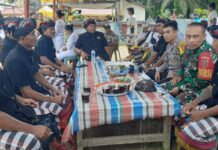 Sinergitas Bhabinkamtibmas Polsek Baras dan Babinsa Pengamanan Upacara Keagamaan Umat Hindu