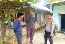 Bhabinkamtibmas Polsek Bambalamotu Sosialisasikan Bahaya Judi Online dalam Kunjungan ke Desa Binaan