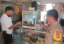 Respon Cepat Bhabinkamtibmas Polsek Pasangkayu Datangi TKP Pencurian di Kios Warga