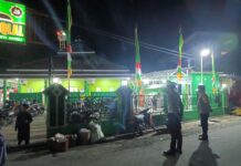 Polres PasangkayuGelar Pengamanan Mesjid Sholat Tarawih dan Patroli Blue Light