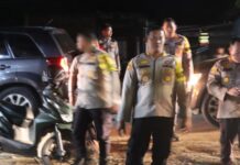 Pastikan Kelancaran Ibadah Tarawih, Kapolres Pasangkayu Turun Langsung Pengamanan Di Mesjid Agung Al-Madaniah