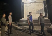 Cegah Kejahatan, Personel Pos Terpadu Ops Ketupat 2025, Patroli ke Rumah Kosong Yang Ditinggal Mudik