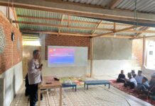Kasat Binmas Polres Pasangkayu Sosialisasi Bahaya Narkoba kepada Santri pondok Qur,an Al- Izzah