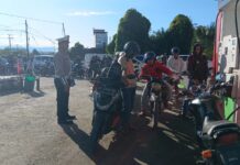 Dengan Sentuhan Humanis Satlantas Polres Pasangkayu Beri Himbauan Tertib Berlalu Lintas Pada Pengendar