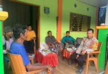 Jelang May Day, Bhabinkamtibmas Polsek Baras Lakukan Cipta Kondisi Bersama Tokoh Masyarakat