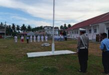 Jadi Pembina Upacara di Sekolah, Kanit Kamsel Sat Lantas Polres Pasangkayu Ajak Pelajar Patuhi Aturan Lalu Lintas
