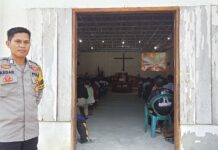 Bhabinkamtibmas Polsek Bambalamotu Pastikan Keamanan Ibadah di Gereja Bala Keselamatan Korps Tosonde