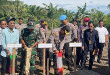 Polres Pasangkayu Penanaman Jagung Serentak Kuartal III dan Perhutanan Sosial Virtual Warnai Desa Karya Bersama