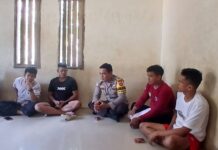 Bhabinkamtibmas Polsek Bambalamotu Hadiri Musyawarah Kelompok Tani, Tegaskan Pentingnya Penggunaan Pupuk Subsidi