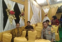 Bhabinkamtibmas Polsek Sarudu Hadiri dan Amankan Acara Pernikahan Warga di Dusun Camba