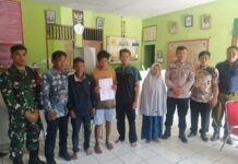 Problem Solving Di Desa Makmur Jaya, Bhabinkamtibmas Dan Babinsa Fasilitasi Penyelesaian Masalah Secara Kekeluargaan