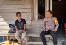 Mengetuk Pintu Hati Warga, Bhabinkamtibmas Polsek Baras Tebar Pesan Damai di Pelosok Batumatoru