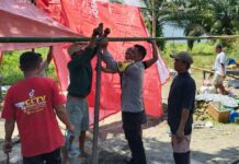 Sigap dan Peduli: Kapolsek Sarudu Bersama Bhabinkamtibmas Datangi Lokasi Kebakaran Rumah Warga