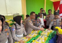 Polres Pasangkayu Gelar Gerakan Pangan Murah di Tikke Raya, Diserbu Warga