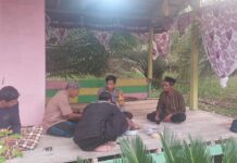 Bhabinkamtibmas Polsek Baras Ajak Warga Ubah Lahan Tidur Jadi Sumber Kehidupan