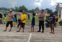 Bhabinkamtibmas Polsek Pasangkayu Kawal Lomba HUT RI ke-80 di Desa Tikke, Pastikan Berjalan Aman dan Kondusif