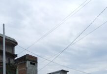 Sukseskan HUT RI ke-80, Polsek Pasangkayu Kawal Lomba Gerak Jalan di Tikke