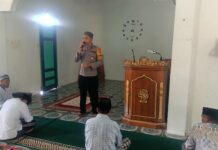 Bhabinkamtibmas Polsek Bambalamotu Sosialisasikan Ketahanan Pangan dan Himbauan Kamtibmas di Masjid Nurul Haq