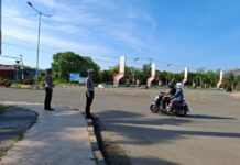 Commander Wish: Personel Satlantas Polres Pasangkayu Gelar Pam Pengamanan Pagi Di Titik-titik Rawan
