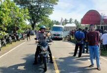 Bhabinkamtibmas Polsek Bambalamotu Kawal Pemakaman Warga Binaan, Sampaikan Pesan Kamtibmas di Rumah Duka