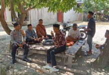 Bhabinkamtibmas Polsek Bambalamotu Ajak Warga Jaga Kondusifitas Lewat Sambang dan Himbauan Kamtibmas