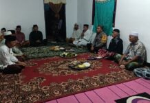 Bhabinkamtibmas Polsek Bambalamotu Hadiri Tahlilan Hari ke-40 Almarhumah Arsyad Umar, Sampaikan Pesan Kamtibmas kepada Warga