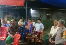 Bhabinkamtibmas Polsek Bambalamotu Hadiri Takziyah dan Tahlilan Warga, Sampaikan Pesan Kamtibmas