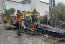 Respon Cepat Bhabinkamtibmas Polsek Baras! Kobaran Api Lahap Kios Warga di Lelejae, Kerugian Capai Puluhan Juta