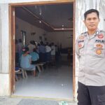 Hadir di Tengah Ibadah, Bhabinkamtibmas Bambalamotu Wujudkan Rasa Aman bagi Jemaat Gereja BK Korps Tosonde”