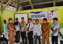 Bhabinkamtibmas Polsek Bambalamotu Hadiri Kegiatan Pergerakan Lintas Sektor Dalam Pencapaian Imunisasi Di Desa Kalola