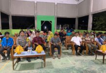 Bhabinkamtibmas Polsek Bambalamotu Hadiri Ramah Tamah KKN Universitas Tadulako di Desa Kalukunangka