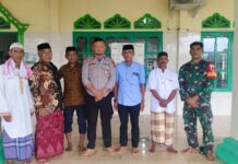 Bhabinkamtibmas Polsek Pasangkayu Amankan Pelaksanaan Shalat Jumat di Masjid Muhajirin Makmur Jaya