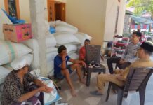 Bhabinkamtibmas Polsek Sarudu Sambangi Warga Dan Himbau Jaga Kamtibmas Di Desa Patika