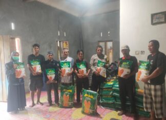 Bhabinkamtibmas Polsek Pasangkayu Salurkan Bantuan Bibit Jagung kepada Empat Kelompok Tani di Desa Karya Bersama