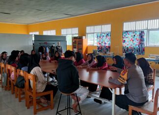 Bhabinkamtibmas Lakukan Pembinaan Remaja Alumni dan Siswa SMKN 1 Bambalamotu, Dorong Kemandirian Melalui UMKM