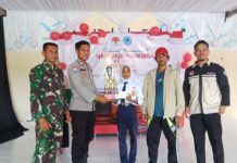 Bhabinkamtibmas Hadiri Hari Jadi Paskibra Sman 1 Bambalamotu Ke-12 Dan Jadi Juri Lomba PBB Tingkat SMP