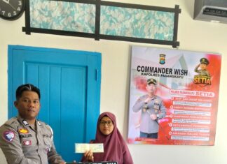 Unit Regident Samsat Sat Lantas Pasangkayu Layani Masyarakat Dalam Penertiban Dan Penyerahan TNKB