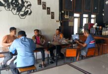 Ciptakan Desa Aman, Bhabinkamtibmas Intensifkan Sambang dan Patroli Dialogis di Tikke