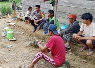 Perkuat Sinergi dengan Warga, Bhabinkamtibmas Polsek Sarudu Sambang Desa Patika