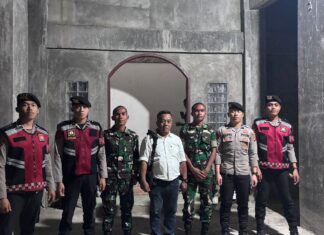 Satgas Preventif Ops Lilin 2025 Polres Pasangkayu Amankan Ibadah Malam Natal di Gereja Besar Pasangkayu
