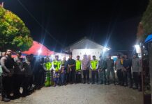 Personel Pos Pam Baras Ops Lilin Marano 2025 Polres Pasangkayu Laksanakan Patroli Pengamanan Ibadah Malam Natal Dengan Kondusif