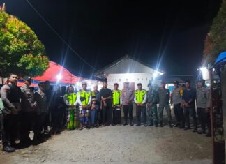 Personel Pos Pam Baras Ops Lilin Marano 2025 Polres Pasangkayu Laksanakan Patroli Pengamanan Ibadah Malam Natal Dengan Kondusif
